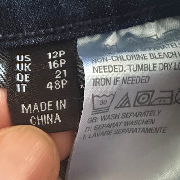 Susan Graver Dark Wash Denim Cropped Jeans size 12P - Picture 7 of 8